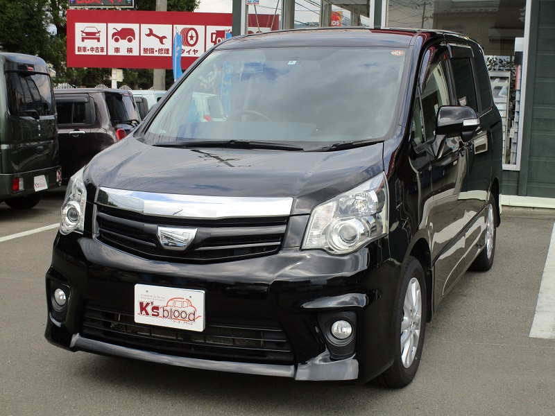 ノア　車両本体価格　１２８万円(税込)