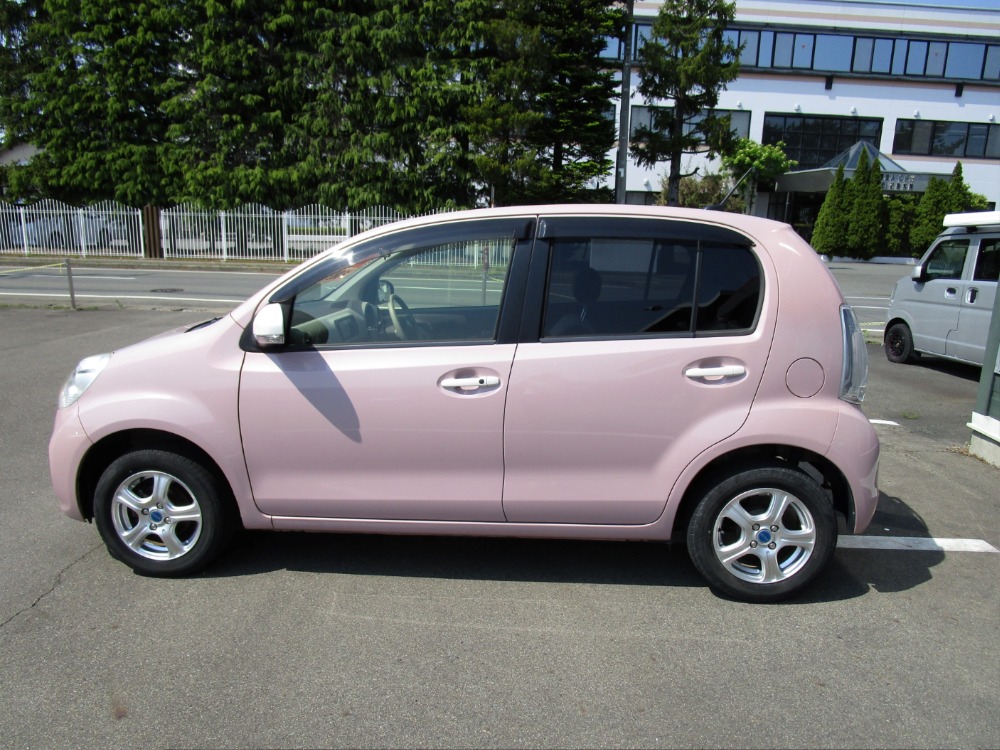 トヨタ　パッソ　車両本体価格　52万円(税込)