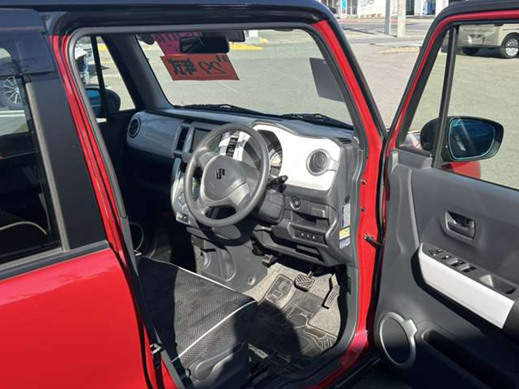 スズキ　ハスラー　車両本体価格　６３万円(税込)