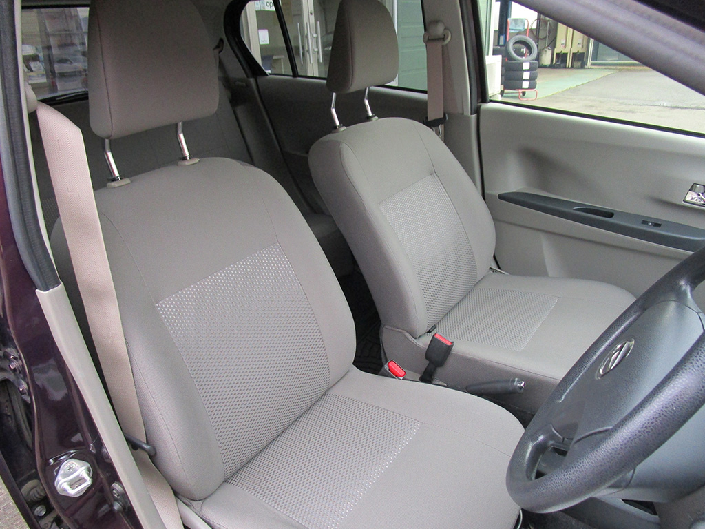 ダイハツ　ミライース　車両本体価格　４２万円(税込)