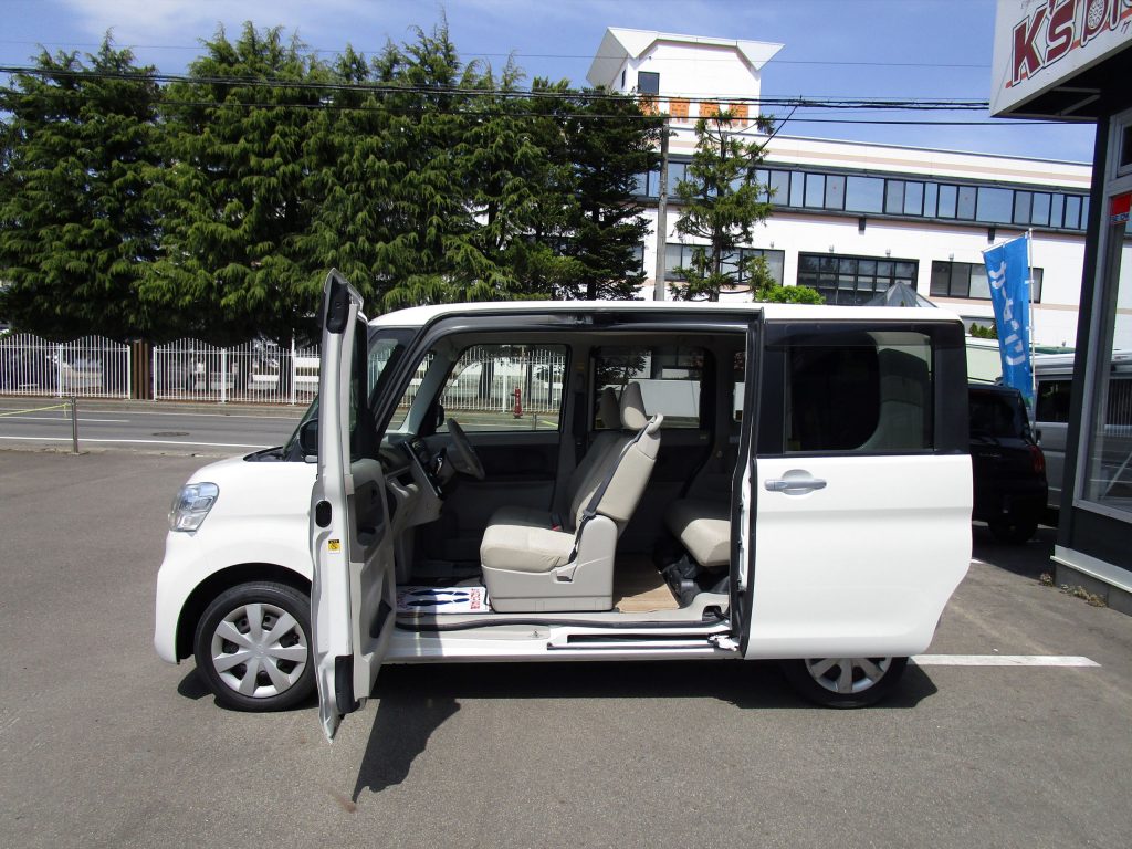 ダイハツ　タント　車両本体価格　76万円(税込)